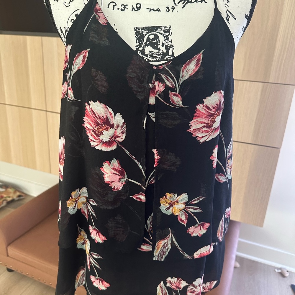 4/$14 Floral Black Sleeveless Top MEDIUM- VERY SEXY